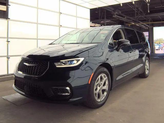 2024 Chrysler Pacifica Limited for sale in Fremont, MI