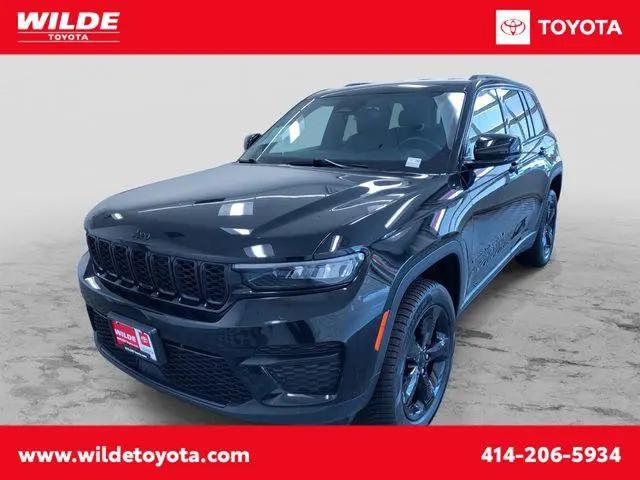 2022 Jeep Grand Cherokee Altitude 4x4 for sale in West Allis, WI