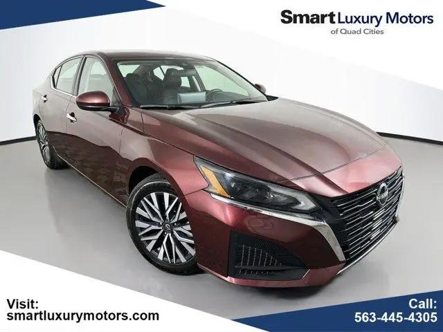 2024 Nissan Altima SV FWD for sale in Davenport, IA