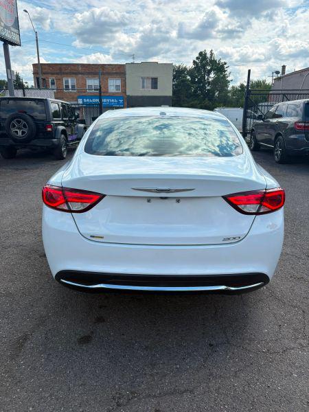2015 Chrysler 200 Limited
