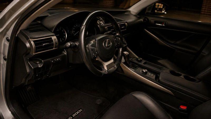2016 Lexus IS 200t 200t