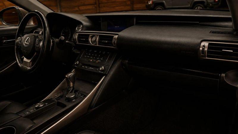 2016 Lexus IS 200t 200t