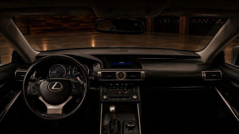 2016 Lexus IS 200t 200t