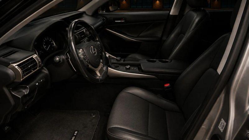 2016 Lexus IS 200t 200t