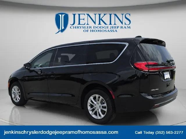 2027 Chrysler Pacifica Select AWD