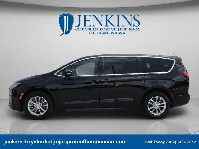2027 Chrysler Pacifica Select AWD