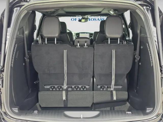 2027 Chrysler Pacifica Select AWD