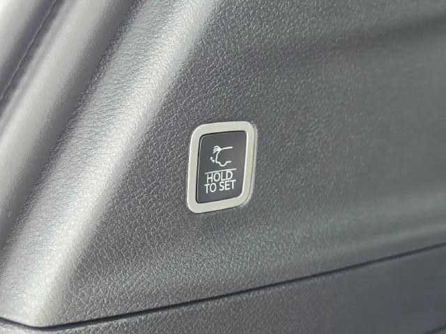 2027 Chrysler Pacifica Select AWD