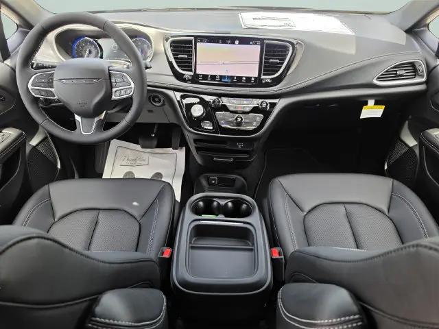 2027 Chrysler Pacifica Select AWD