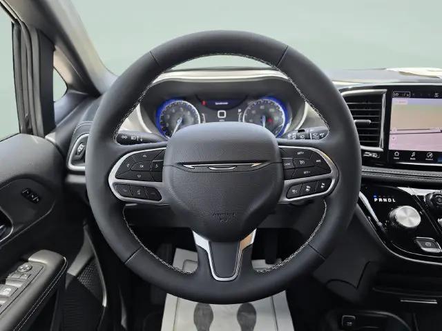 2027 Chrysler Pacifica Select AWD
