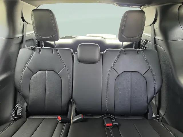 2027 Chrysler Pacifica Select AWD