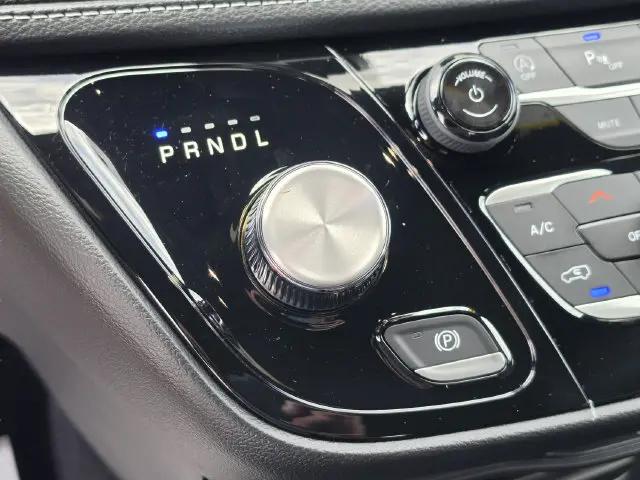 2027 Chrysler Pacifica Select AWD