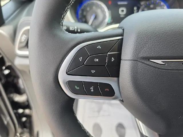 2027 Chrysler Pacifica Select AWD