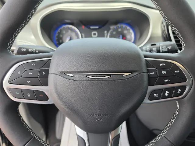 2027 Chrysler Pacifica Select AWD