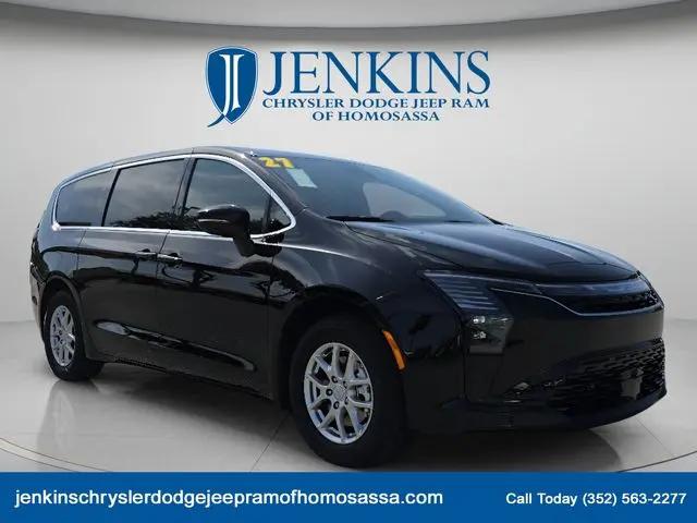 2027 Chrysler Pacifica Select for sale in Homosassa, FL