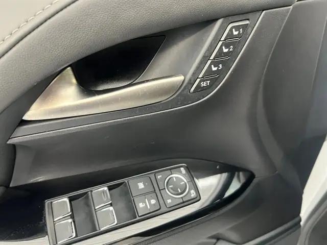2021 Lexus LX 570 Two-Row
