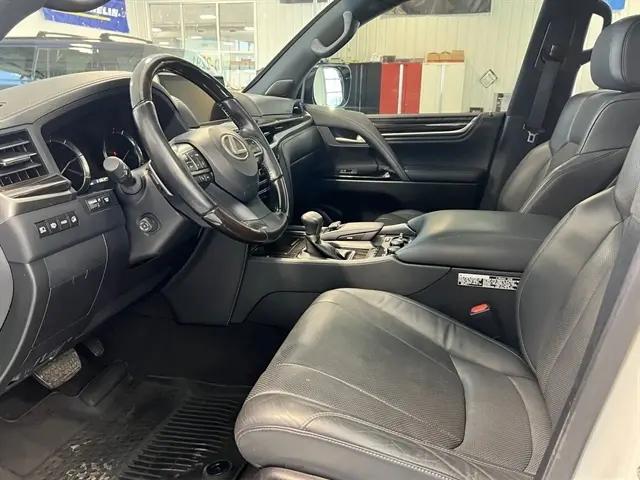 2021 Lexus LX 570 Two-Row