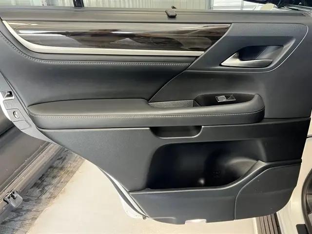 2021 Lexus LX 570 Two-Row