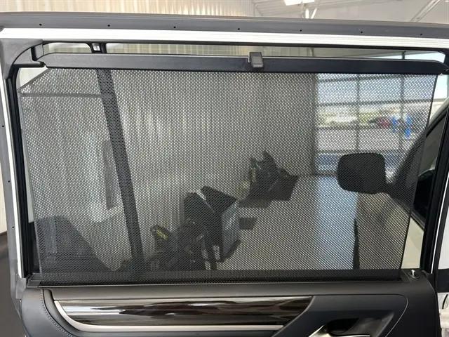 2021 Lexus LX 570 Two-Row