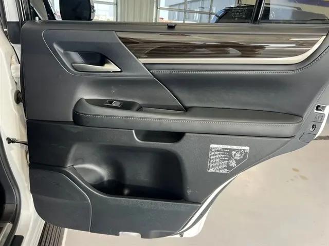 2021 Lexus LX 570 Two-Row