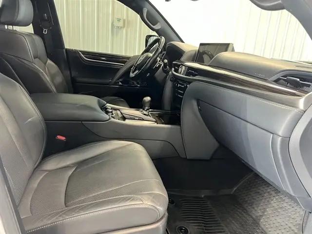 2021 Lexus LX 570 Two-Row