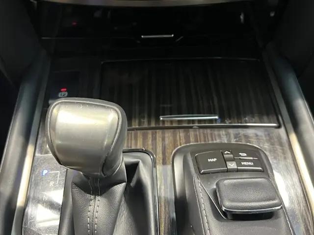 2021 Lexus LX 570 Two-Row