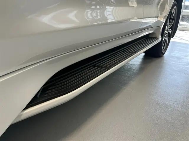 2021 Lexus LX 570 Two-Row