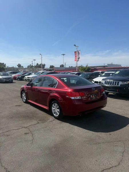 2011 Subaru Legacy 2.5i Premium