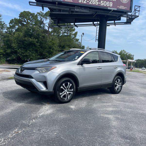 2018 Toyota RAV4 LE for sale in Miami, FL