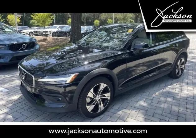 2025 Volvo V60 Cross Country Plus, B5 AWD Gas (mild hybrid) for sale in Macon, GA