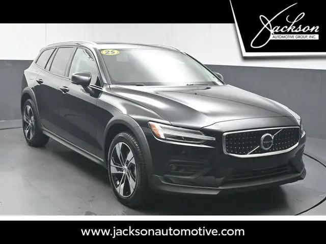2025 Volvo V60 Cross Country Plus, B5 AWD Gas mild hybrid for sale in Macon, GA