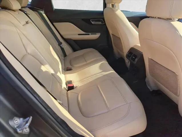 2017 Jaguar F-PACE 35t Prestige