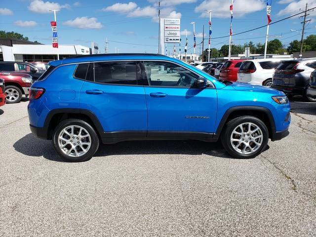 2023 Jeep Compass Latitude Lux FWD 2023 Jeep Compass Latitude Lux FWD