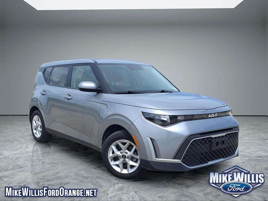 2023 Kia Soul LX FWD