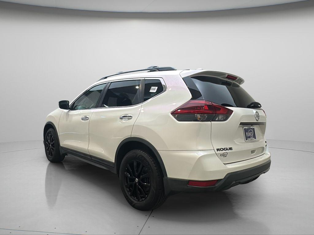 2018 Nissan Rogue SV - Photo 4