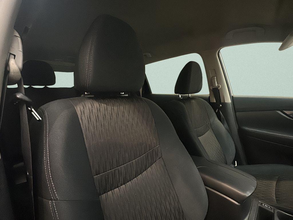 2018 Nissan Rogue SV - Photo 17