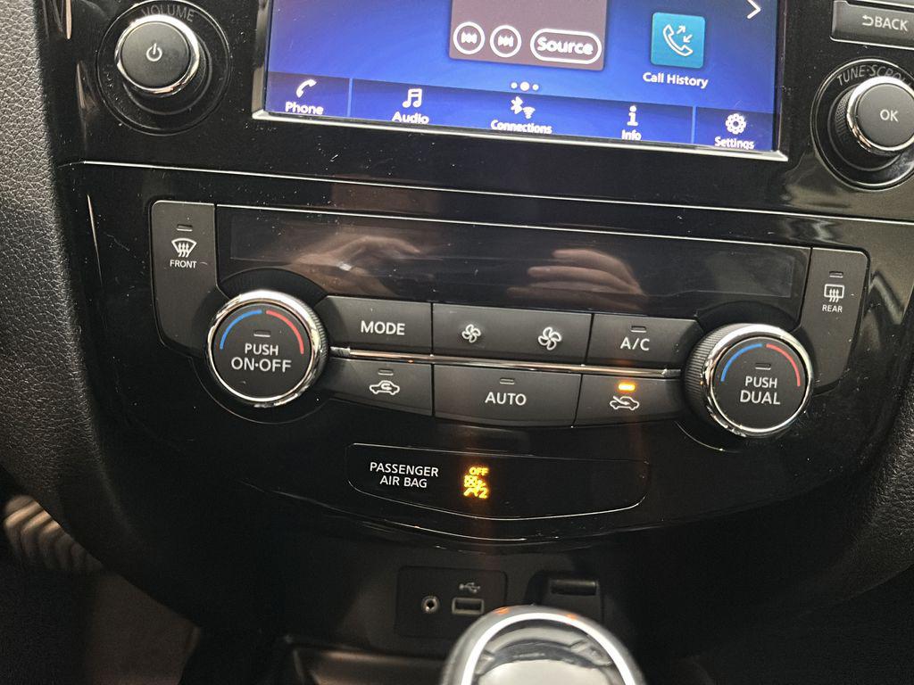 2018 Nissan Rogue SV - Photo 28