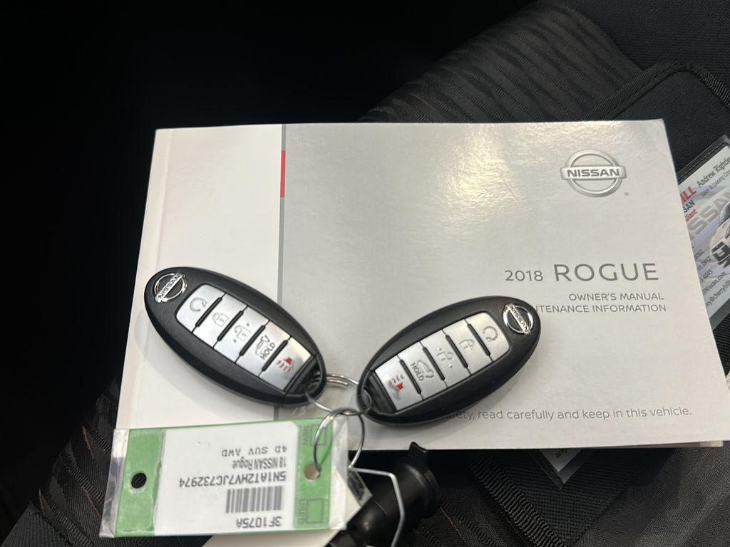2018 Nissan Rogue SV - Photo 31
