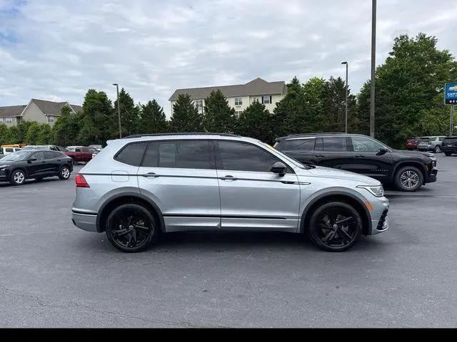 2023 Volkswagen Tiguan 2.0T SE R-Line Black for sale in Hodgkins, IL
