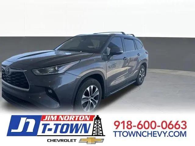 2021 Toyota Highlander XLE for sale in Tulsa, OK