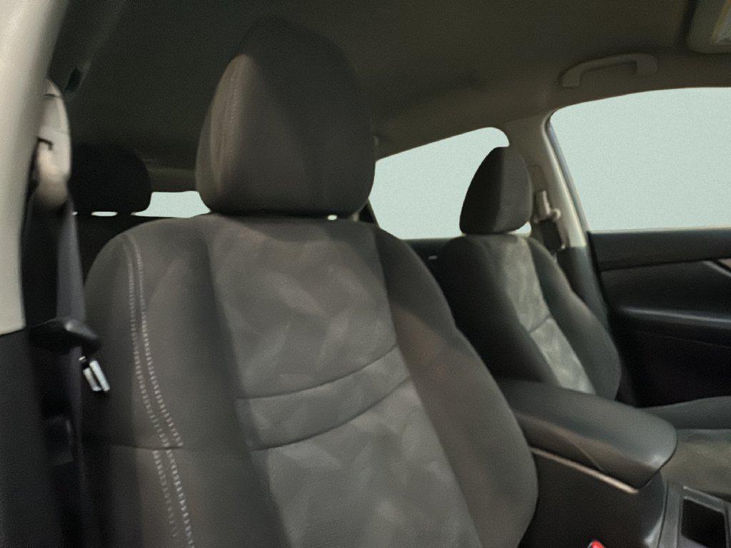 2016 Nissan Rogue S - Photo 16