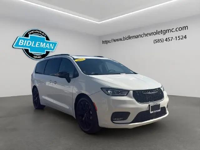 2025 Chrysler Pacifica Limited for sale in Albion, NY