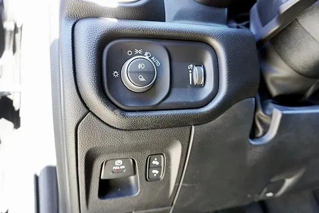 2022 Ram 1500 Big Horn Crew Cab 4x2 57 Box