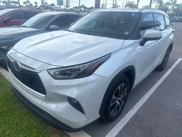 2022 Toyota Highlander XLE for sale in Hialeah, FL