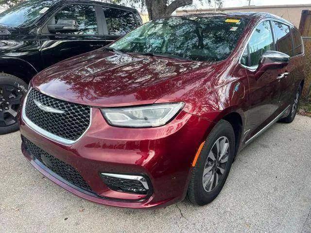 2022 Chrysler Pacifica Hybrid Limited for sale in Naples, FL