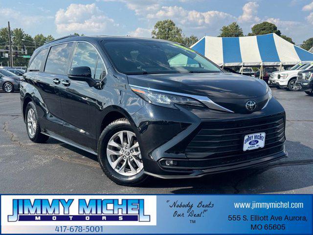2026 Toyota Sienna XLE 8 Passenger for sale in Aurora, MO