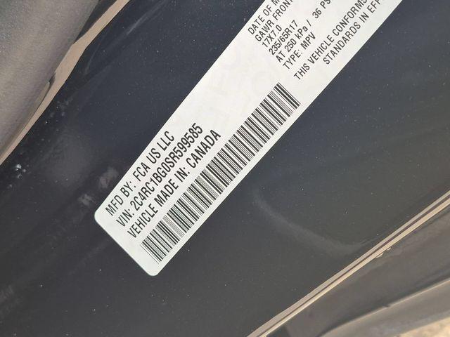 2025 Chrysler Pacifica Select
