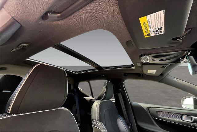 2021 Volvo XC40 T5 R-Design