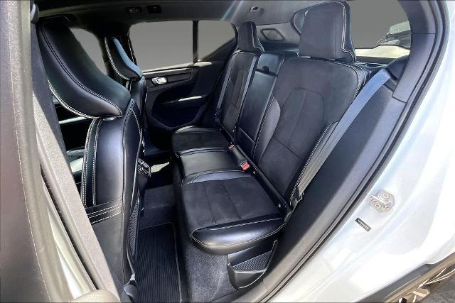 2021 Volvo XC40 T5 R-Design