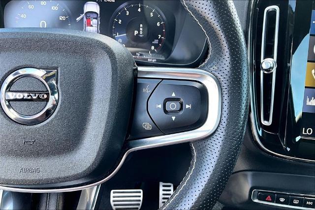 2021 Volvo XC40 T5 R-Design